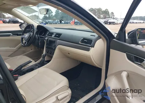 2017 Volkswagen Passat 1.8T R-Line z USA, uszkodzony, nr VIN 1VWDT7A33HC080864